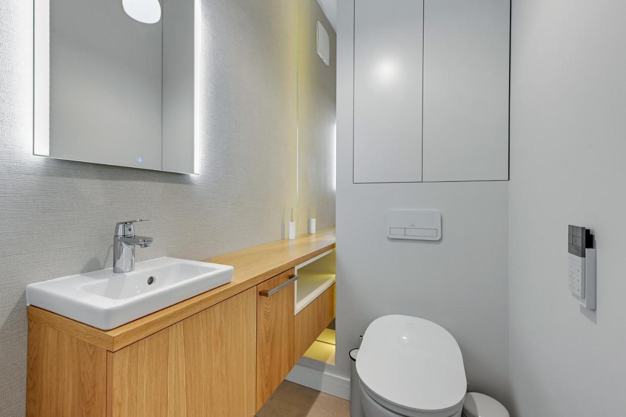 Premium Family & Business Old Town Riverside Apartment With Parking Gdańsk Exteriör bild